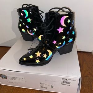 YRU Aura Reflective Boots